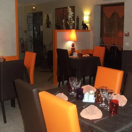 Les Confins Du Perche Ξενοδοχείο 2*