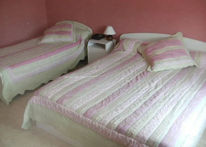 Les Confins Du Perche 2*