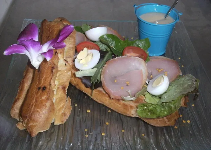 Les Confins Du Perche Otel 2*