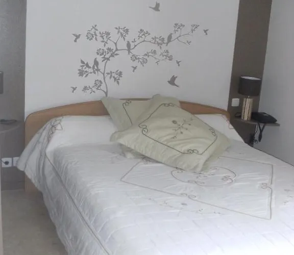 Les Confins Du Perche 2* Tuffé