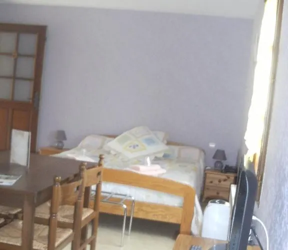 Les Confins Du Perche Otel 2*