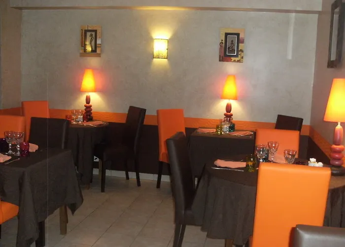 Les Confins Du Perche 2*